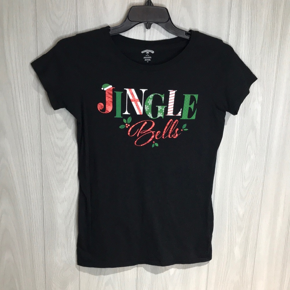 Holiday Time short sleeve shirt size medium “Jingle Bells”